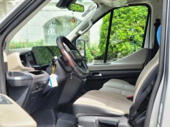 FORD TRANSIT PREMIUM 16C LƯỚT 6 VẠN 20251789701549474_1921776930109827517_g6942579171103842382_b7ebc5b7b9c819916f8ec37cc9fc32ce