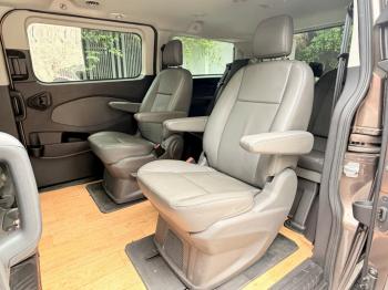 FORD TOURNEO TITANIUM 7 CHỖ SẢN XUẤT 2019z7569595950928_be75d16c740cf37735e27a719ba0d4b3